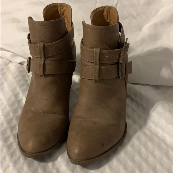 Strappy ankle boots - Picture 2 of 3